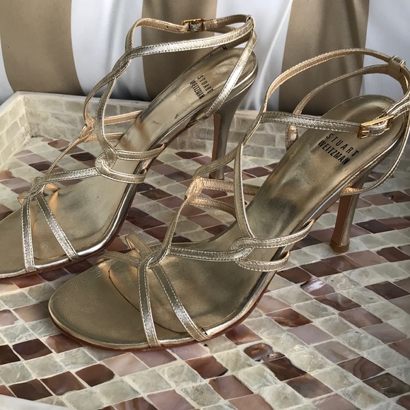 Gold metallic strapped sandal - Picture 1 of 6